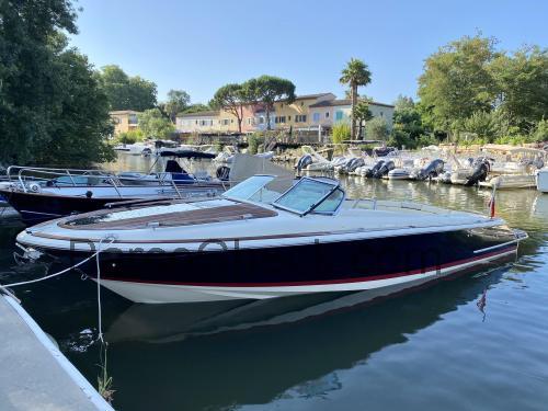 Chris Craft Corsair ficha tecnica